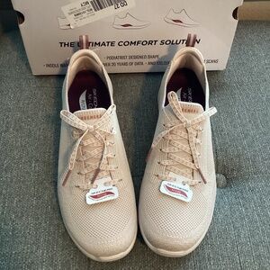 Skechers Women's Arch Fit Refine - Freesia Walking Sneakers, size 10